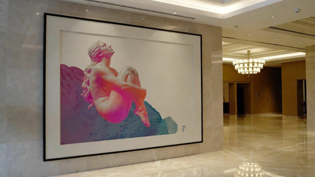 Uwaga w wielkim formacie w lobby hotelowym